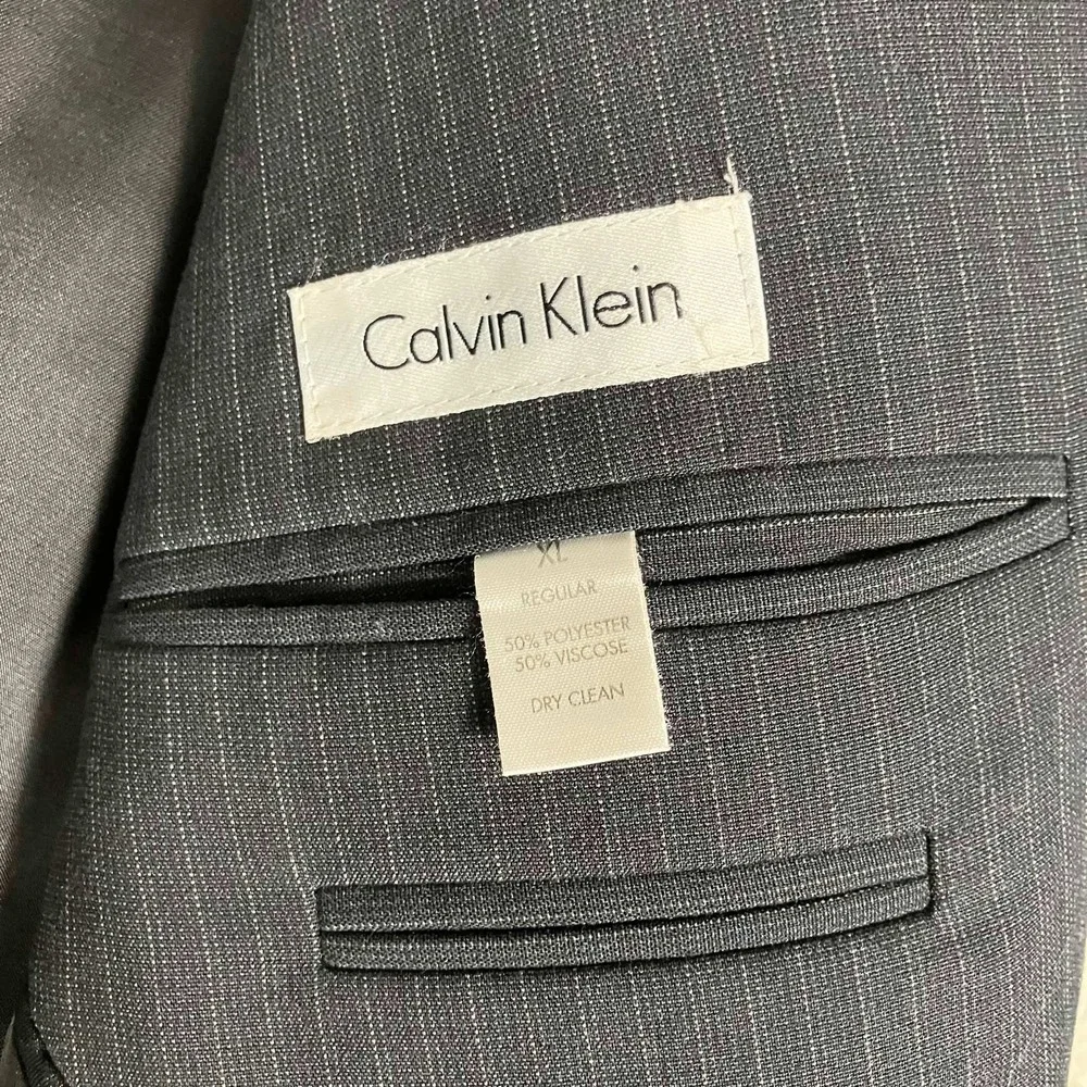 Calvin Klein Suit Mens XL 33x32 Grey Pinstripe 3 Button Blazer Trousers Set
